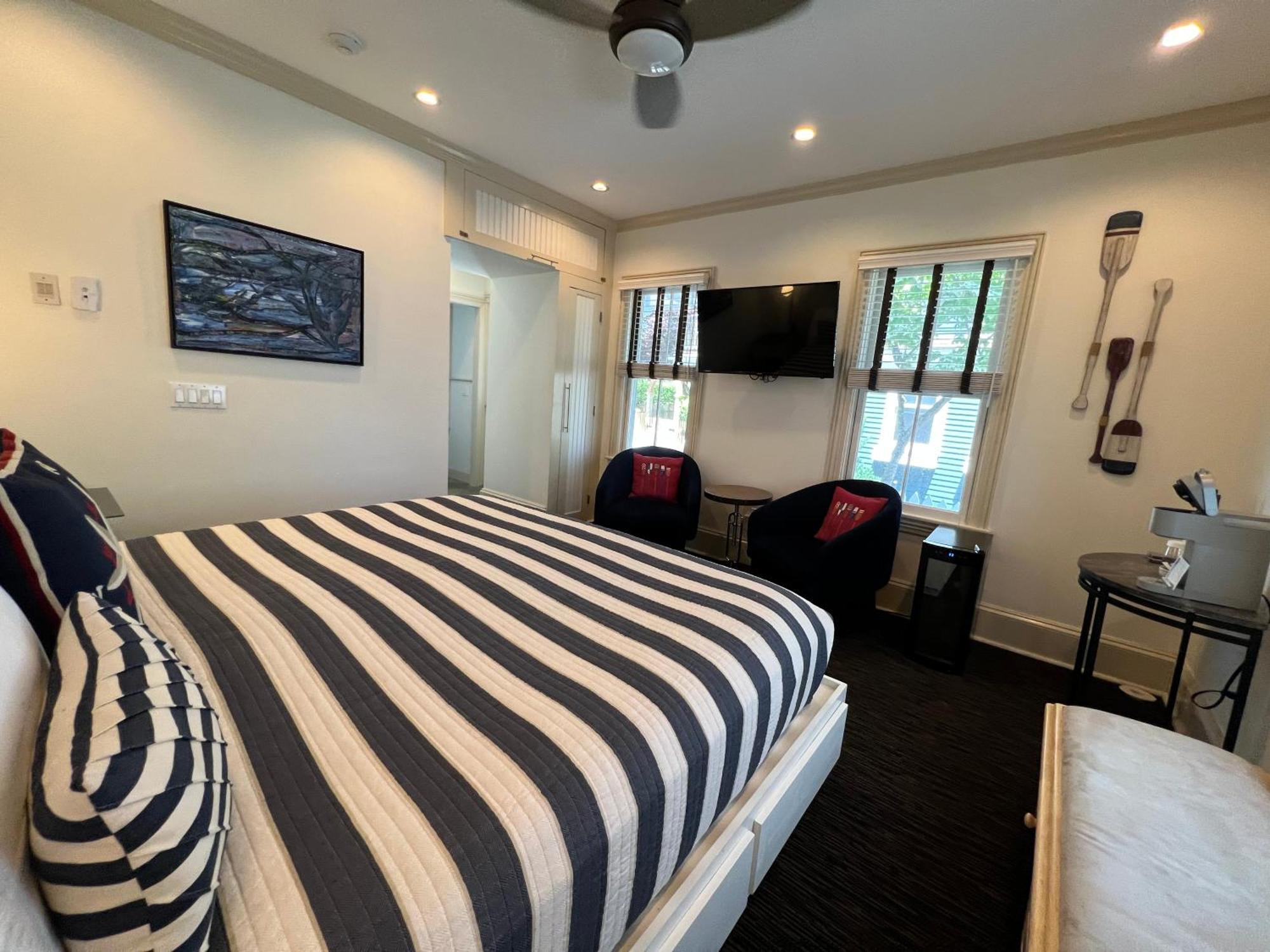 White Porch Inn โพรวินซ์ทาวน์ ภายนอก รูปภาพ